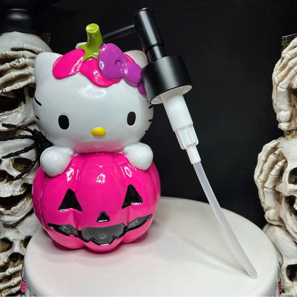 Sanrio Hello Kitty Halloween Hot Pink Pumpkin Jack O' Lantern Soap Dispenser - Picture 11 of 12